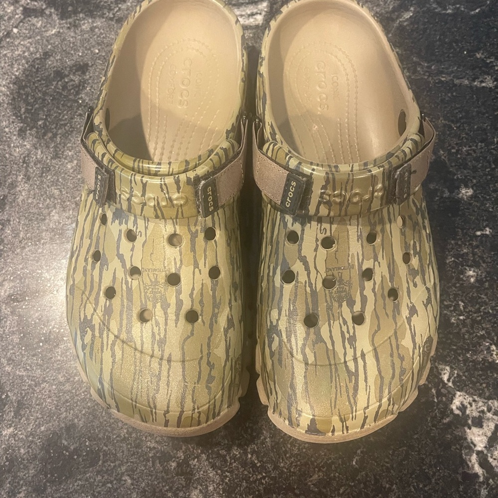 Bottomland Men’s Crocs like new size 11